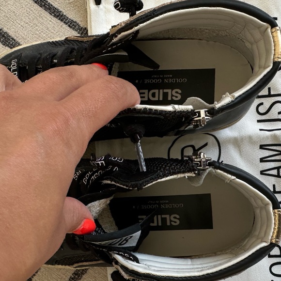 Golden Goose - Picture 3 of 4